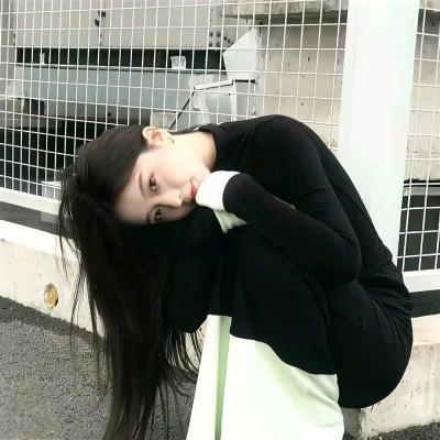 实力派歌手与前任深夜同框，本人沉默不回应，72小时持续发酵