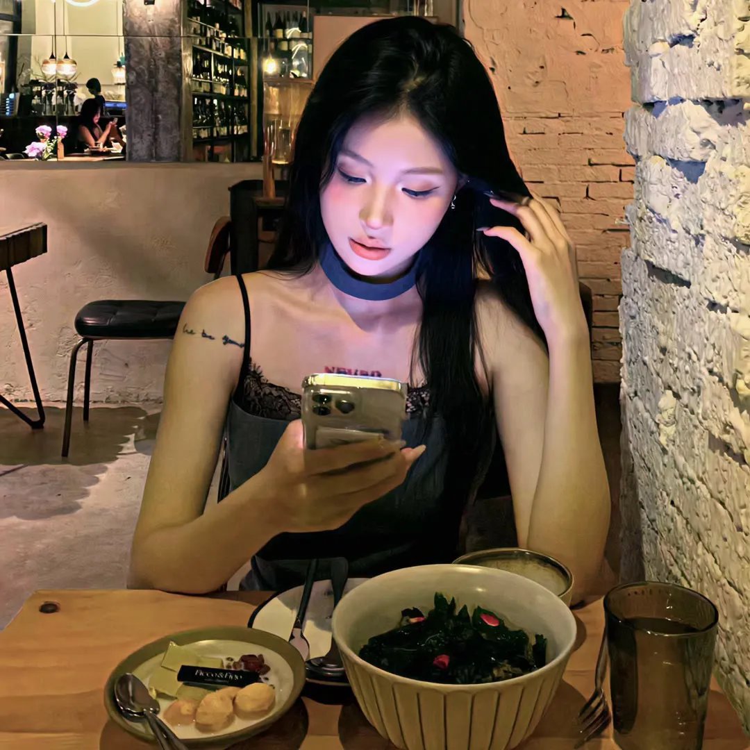 剧组工作人员抄袭被举报，一个月内幕曝光，品牌连夜解约